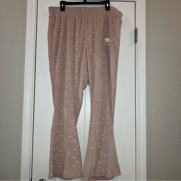 Nike Pants - NWT Nike Air Logo Pink Plush Flare Lounge Pants